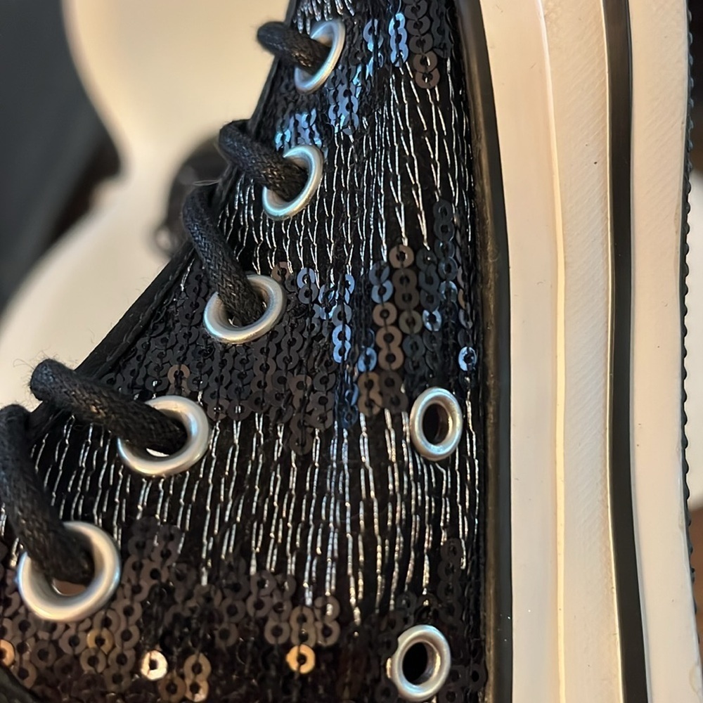 Converse Silver Sequin Low Top Sneaker Womens Size 6 - Picture 13 of 14
